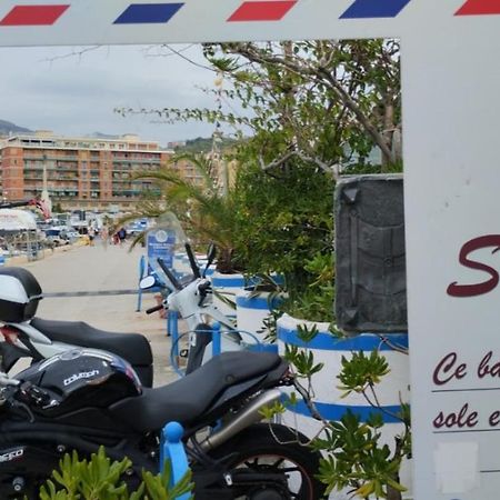 V I P Suites Cielo Stellato On Concordia Sea 萨莱诺 外观 照片