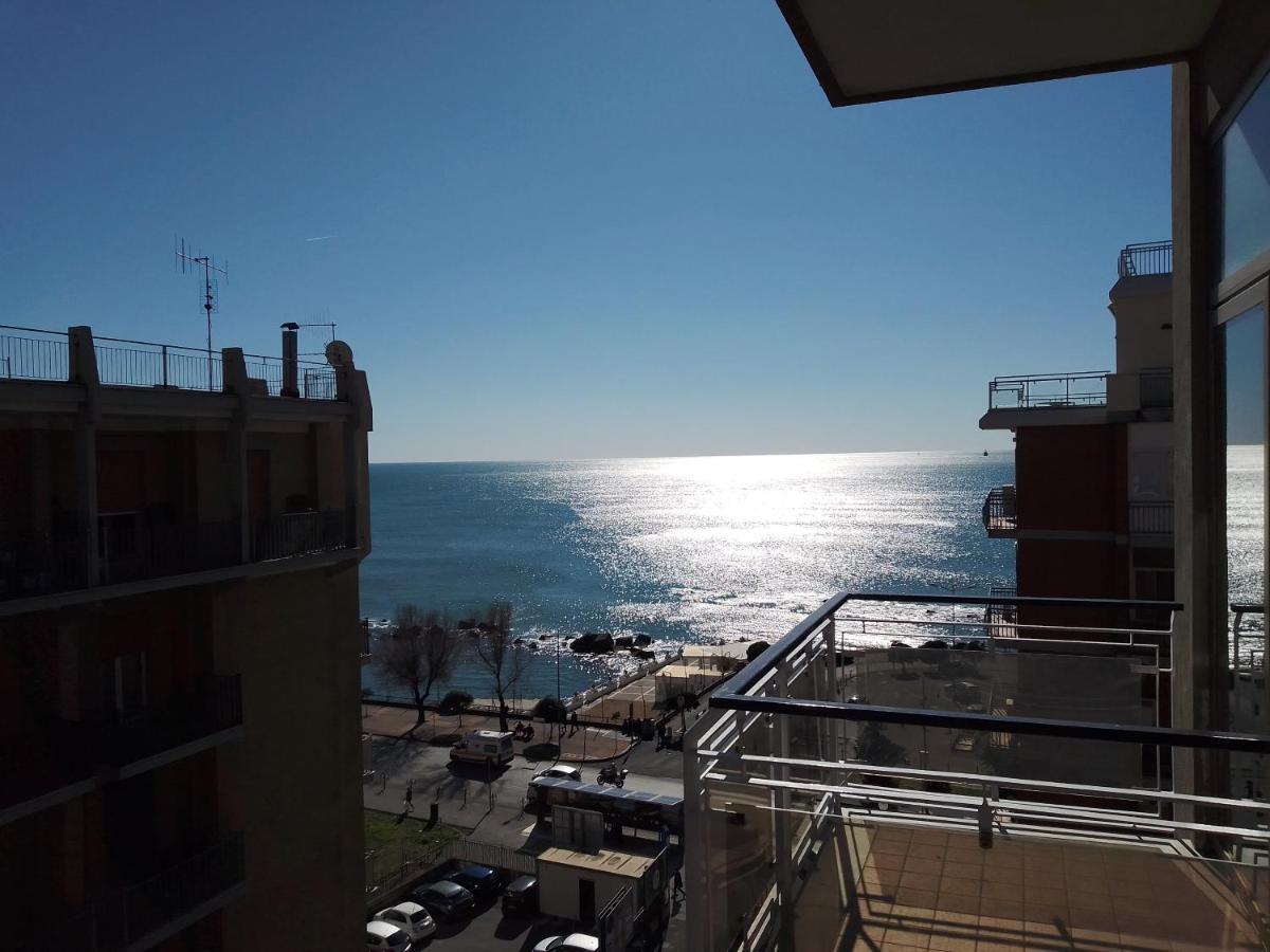 V I P Suites Cielo Stellato On Concordia Sea 萨莱诺 外观 照片