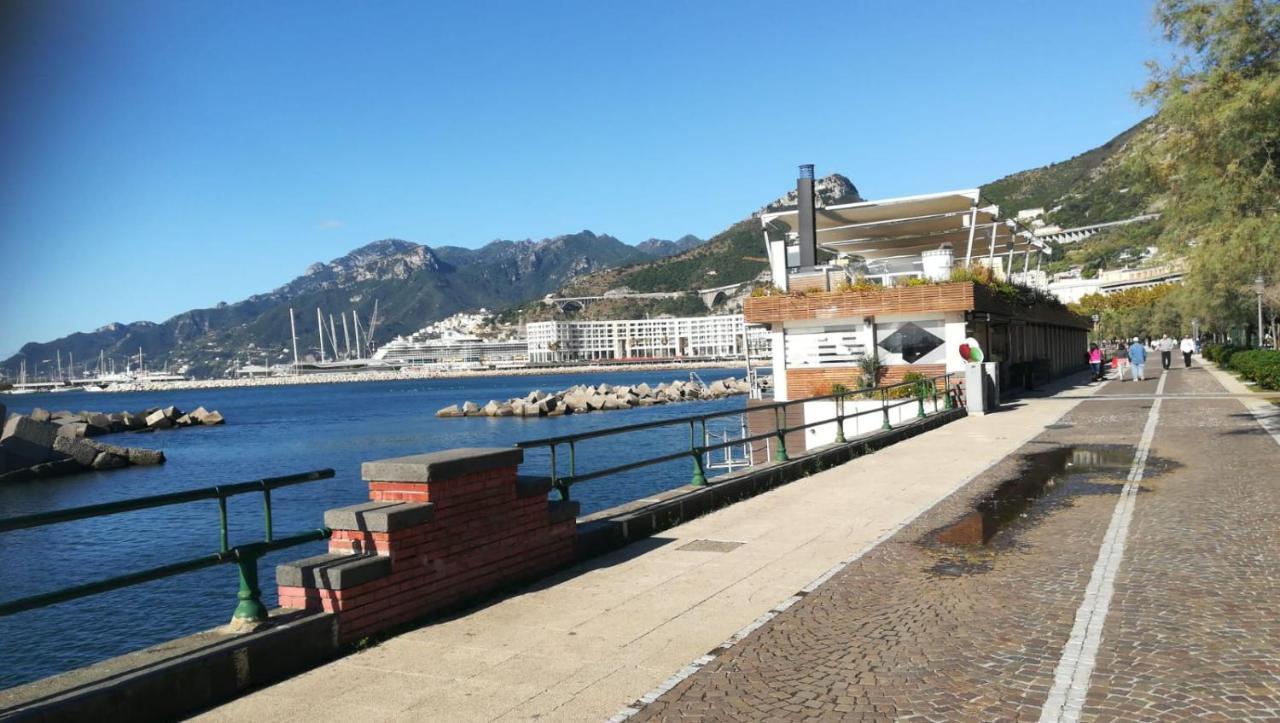 V I P Suites Cielo Stellato On Concordia Sea 萨莱诺 外观 照片