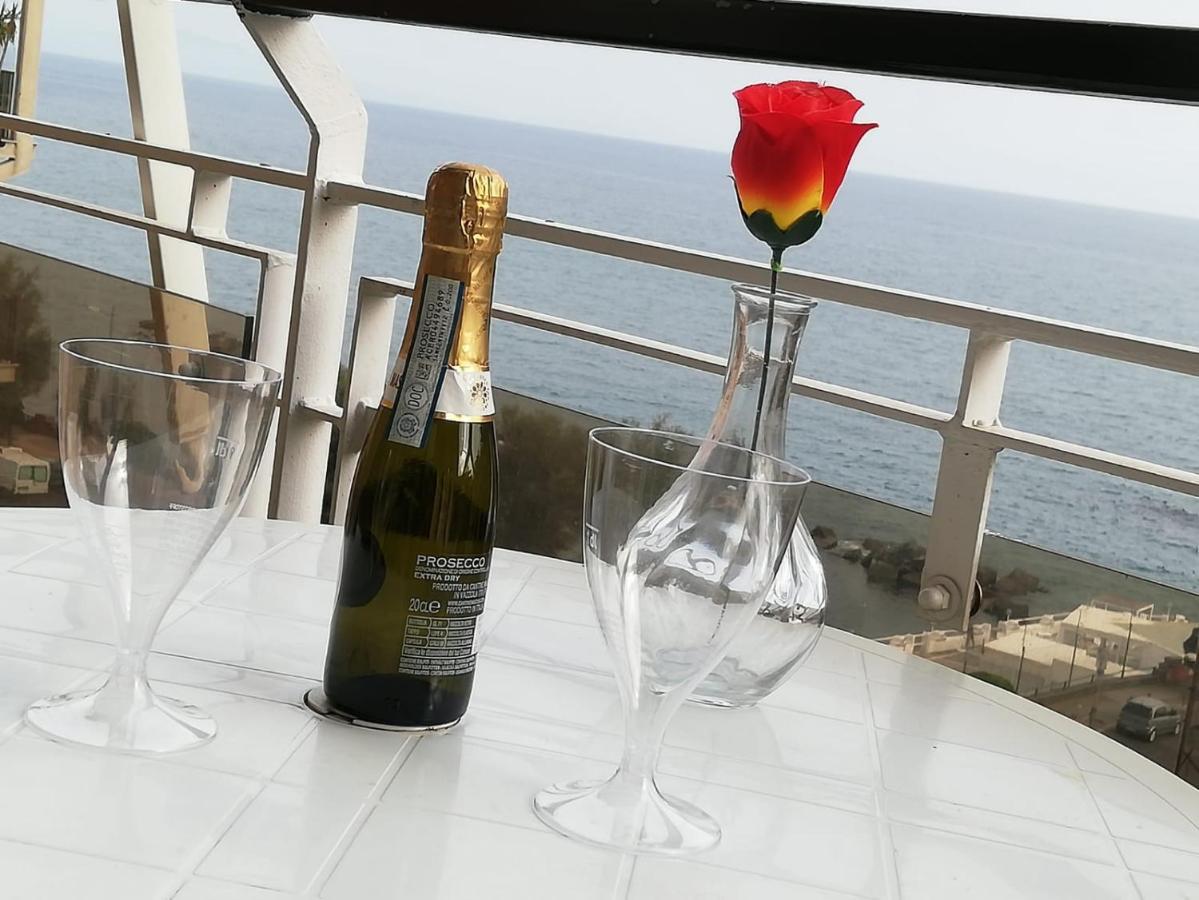 V I P Suites Cielo Stellato On Concordia Sea 萨莱诺 外观 照片